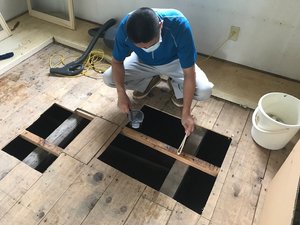 孤独死現場の清掃と消臭作業の施工前