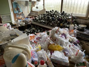 【4LDK】解体のためのゴミ屋敷整理 (260,000円)の施工前