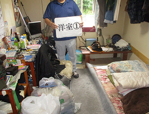 【洋室10畳・ロフト】腐敗した孤独死現場及び遺品整理のご依頼(154,000円)の施工前