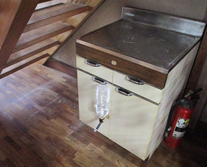 【一軒家】階段下の清掃作業(3,300円)の施工後