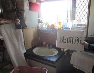 【玄関】下駄箱、水槽一式撤去作業(33,000円)の施工前