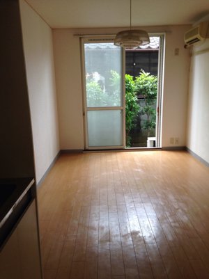 ゴミ屋敷清掃は害虫駆除からハウスクリーニングまで対応します。の施工後