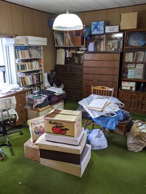 遺品整理、遺品買取のご依頼(大阪府大阪市)の施工前