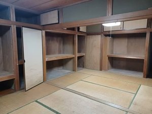 【押入れのみ】押入れの片付けと衣類の回収(40,000円)の施工後