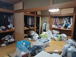 【押入れのみ】押入れの片付けと衣類の回収(40,000円)の施工前