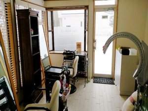 【4LDK+美容室併設】建物解体のための残置物撤去作業(250,000円)の施工前