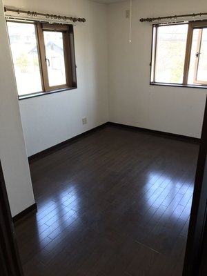 たくさんの本類も整理いたしましたの施工後