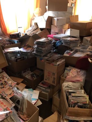 たくさんの本類も整理いたしましたの施工前