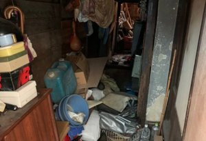 ゴミ屋敷の遺品整理と特殊清掃作業(270,000円)の施工前