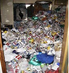 ゴミ部屋の片付けの施工前