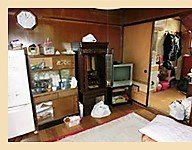 2階建て一軒家での遺品整理作業の施工前