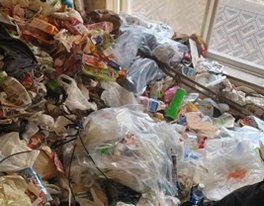 【2部屋】ゴミの撤去・お部屋の消臭作業(510,000円)の施工前