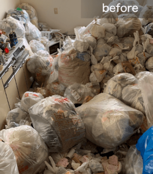 【2LDK】足の踏み場がないキッチンの清掃(100,000円)の施工前