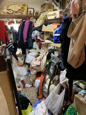 遺品整理(2LDK・151,500円):買取で大幅にお値引きさせていただきました。の施工前