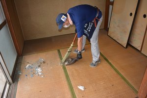 公団住宅の2DK:荷物が比較的多いお部屋の場合の施工前