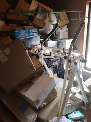 長年、空き家になっていた実家の片付けもお任せください。の施工前