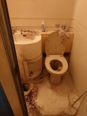 【1DK】家財の撤去と消臭・消毒作業、内装リフォーム:38,000円〜の施工前