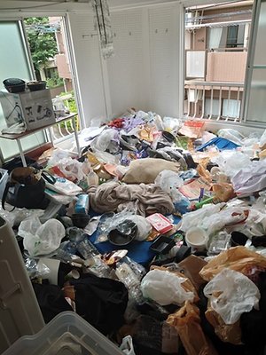 【1R】ゴミ屋敷の中でも貴重品を見つけます:23,900円〜の施工前