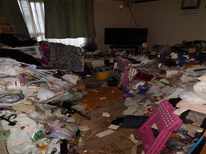 【2LDK】作業後のお客様の生活を考えた作業を心がけます:98,000円〜の施工前