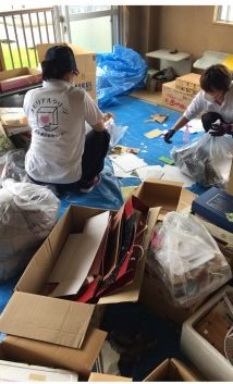 アパートの2階2部屋の片付けの施工前