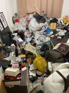 お引越しに伴う家財の仕分け、処分作業の施工前