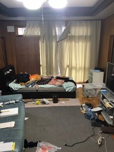 【4LDK】家財整理と消臭作業・廃車手続き代行:180,000円の施工前