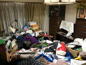 【3DK】遺品整理+特殊清掃のご依頼:450,000円の施工前