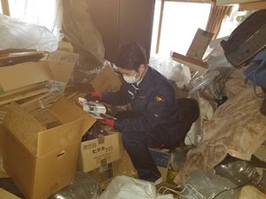 貴重品は隈なく探索を行い、お返しさせて頂きます。の施工前