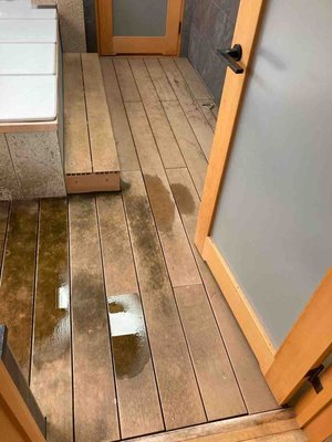 お風呂のウッドデッキ清掃の施工前