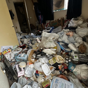 【1R +ロフト】遺品整理の施工前