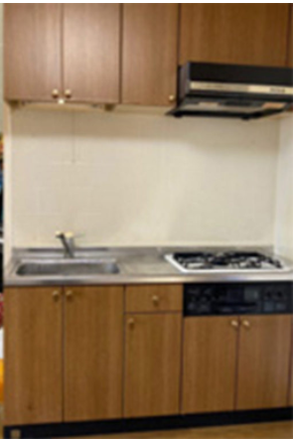 女性スタッフによる仕分け作業の施工後