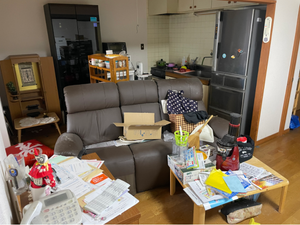 使っていないマンションの一室の片づけの施工前
