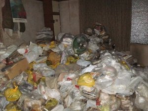 【2LDK】孤独死後の遺品整理の施工前