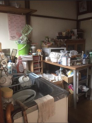 主にキッチン周りの遺品整理のご依頼の施工前