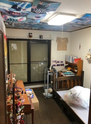 【一軒家の2階部分】3名 / 5時間での作業の施工前