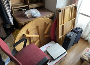 机周りやバッグなどの不用品回収の施工前