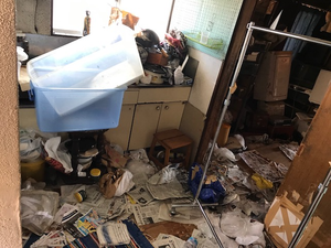 迅速な荷降ろし作業でお客様の負担を減らしますの施工前