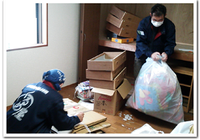 故人を偲び、思い出の品と気持ちの整理を丁寧に行います。