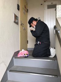 遺品の買取や女性スタッフも対応!特殊清掃でどんな臭いも消臭します。